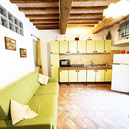 Angolino Appartamento In Centro E Terme A 10 Min San Quirico dʼOrcia Exterior foto
